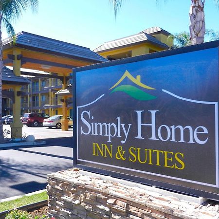 Simply Home Inn & Suites - Ріверсайд Екстер'єр фото