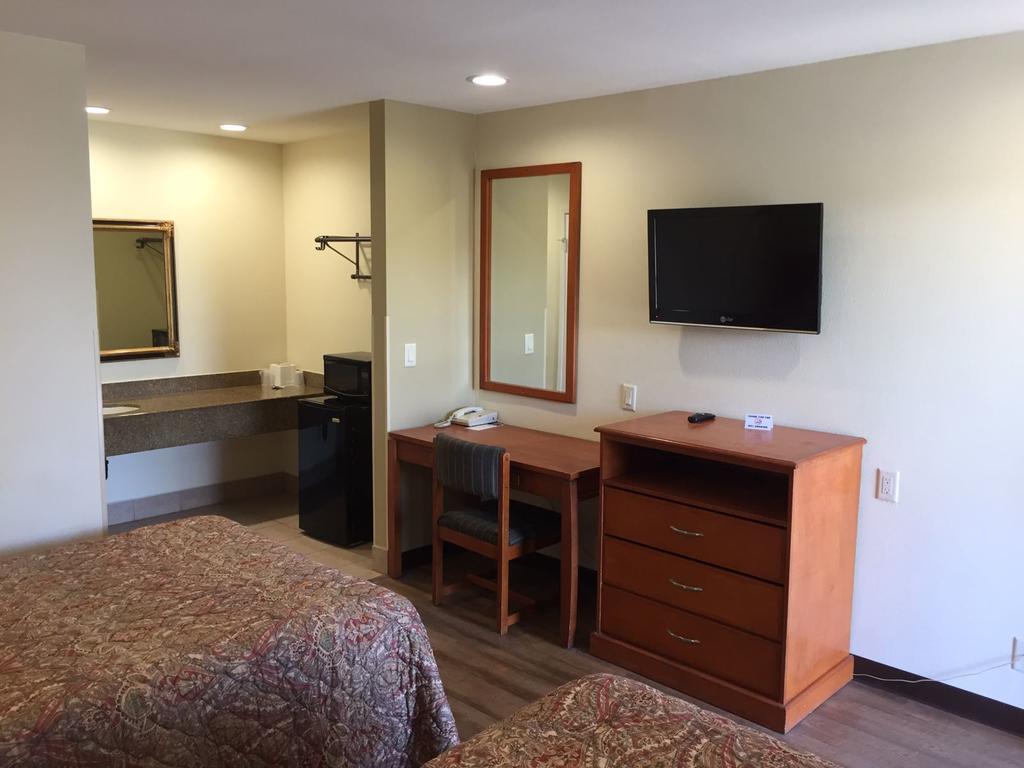 Simply Home Inn & Suites - Ріверсайд Номер фото