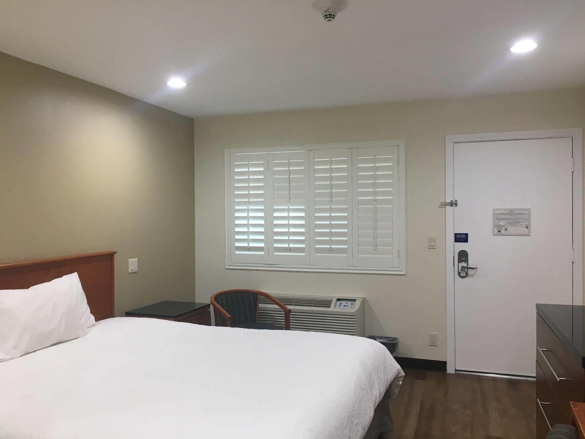 Simply Home Inn & Suites - Ріверсайд Екстер'єр фото